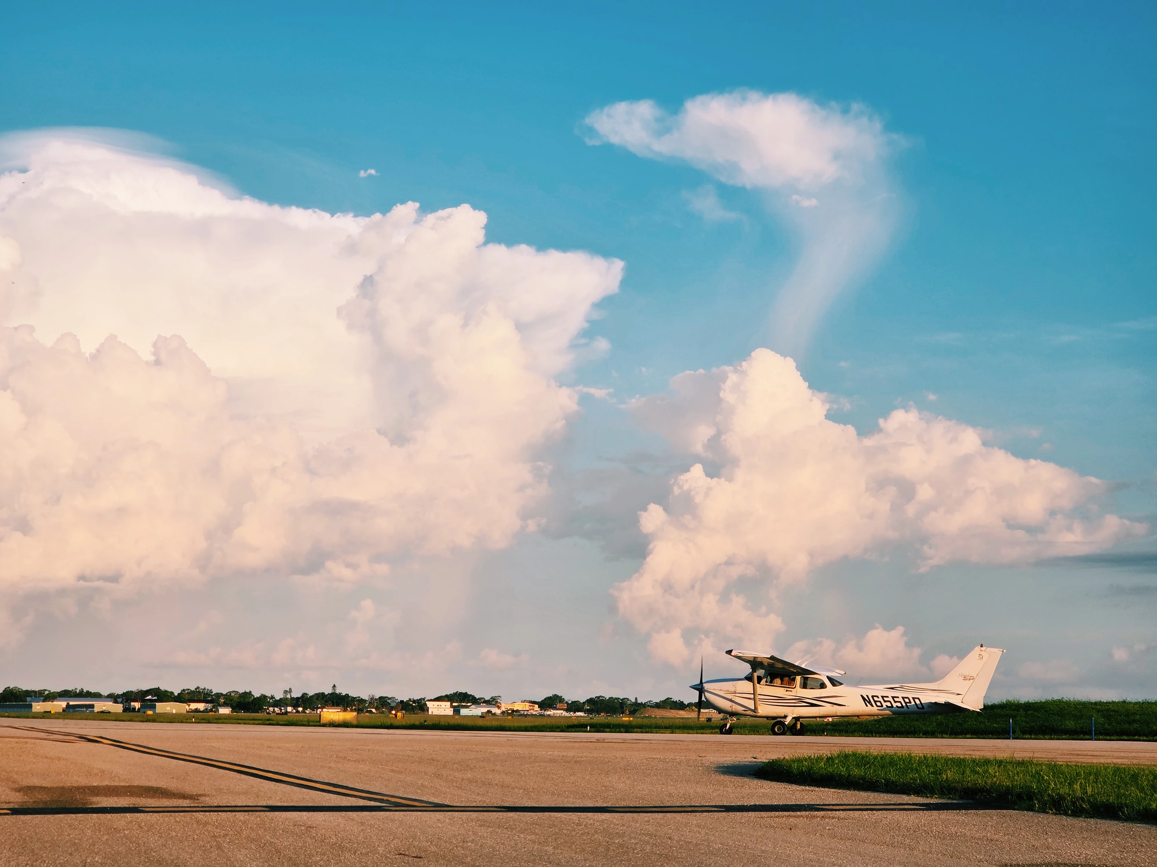 Universal Aircraft Solutions Sarasota Florida - Aircraft hero image 4