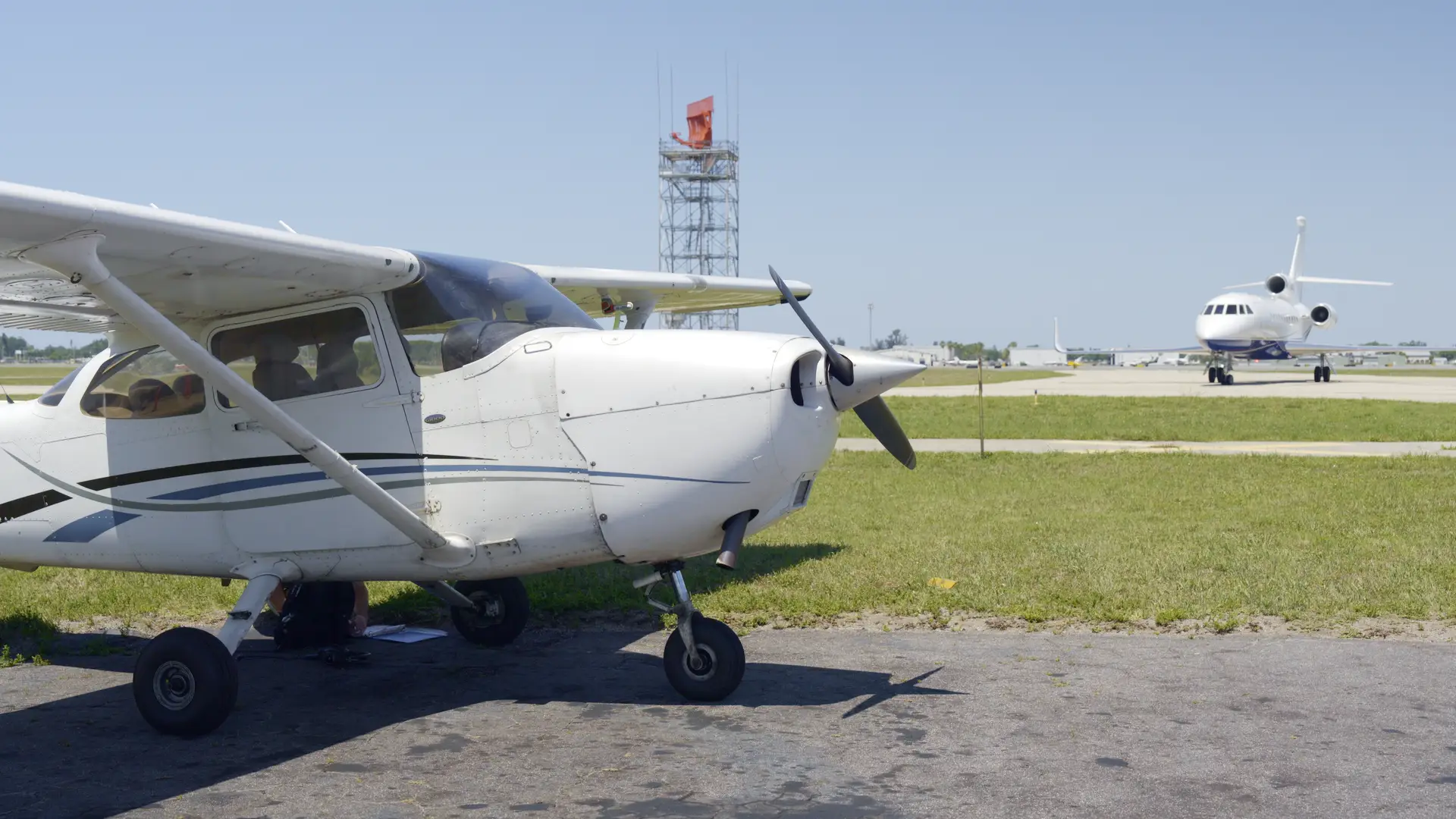Universal Flight Training Sarasota Florida - Aircraft video timeline 00:06:02