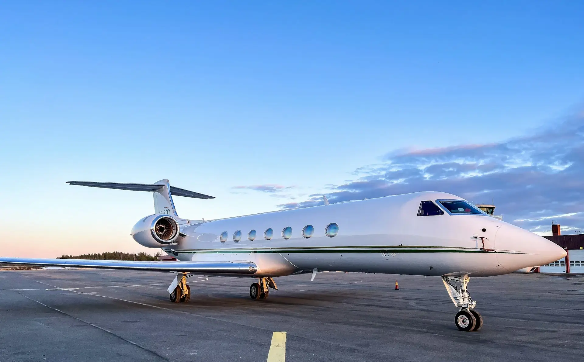 Pre‑buy inspection of an aircraft at Universal Aircraft Solutions in Sarasota, Florida.